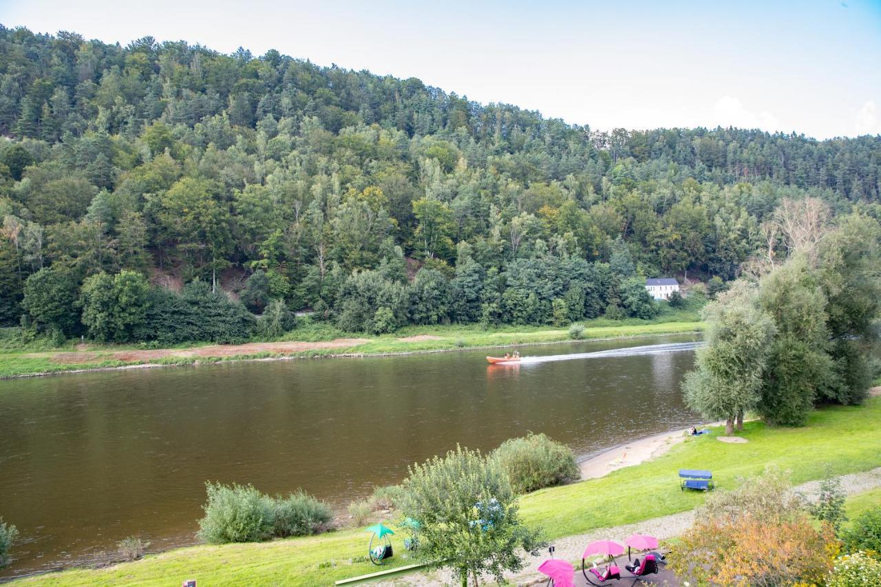 Campingplatz Am Treidlerweg ケーニッヒスシュタイン・アン・デ・エルベ エクステリア 写真